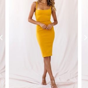 SELFIE LESLIE GEORGIA SQUARE NECKLINE MIDI DRESS YELLOW